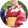 赤い着物と黄色の帯
